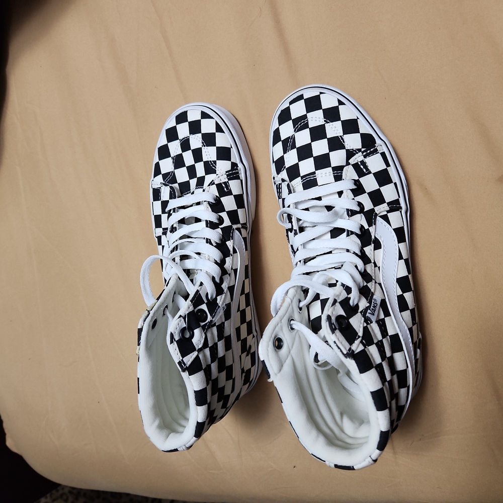 Sneakers checkers size 8 women